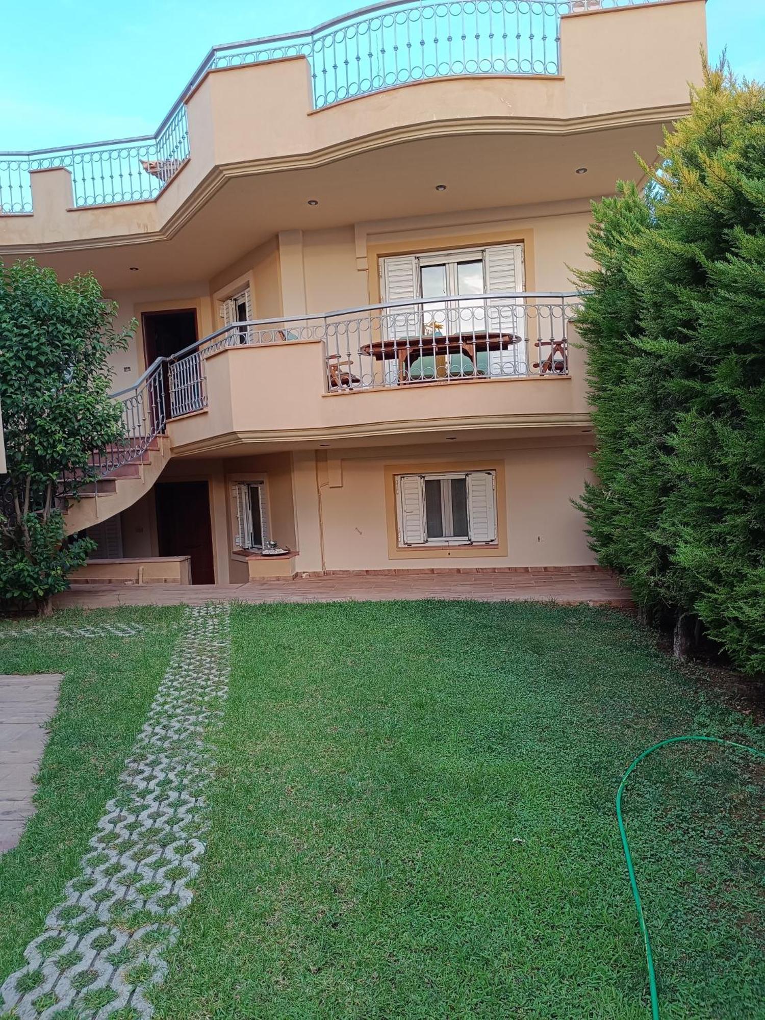 Nefelyfamilyhouse2 * Lagonisi