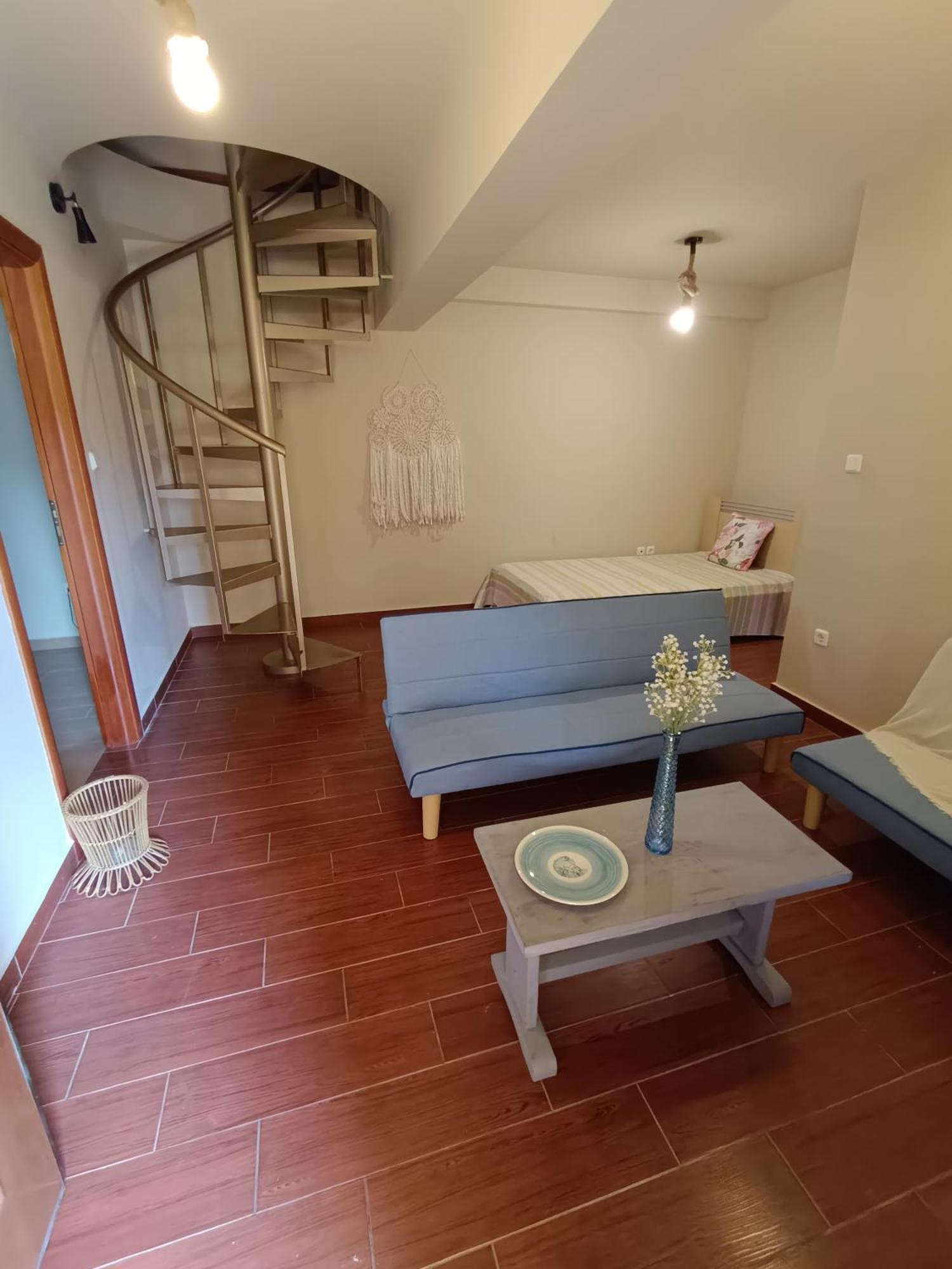Nefelyfamilyhouse2 *